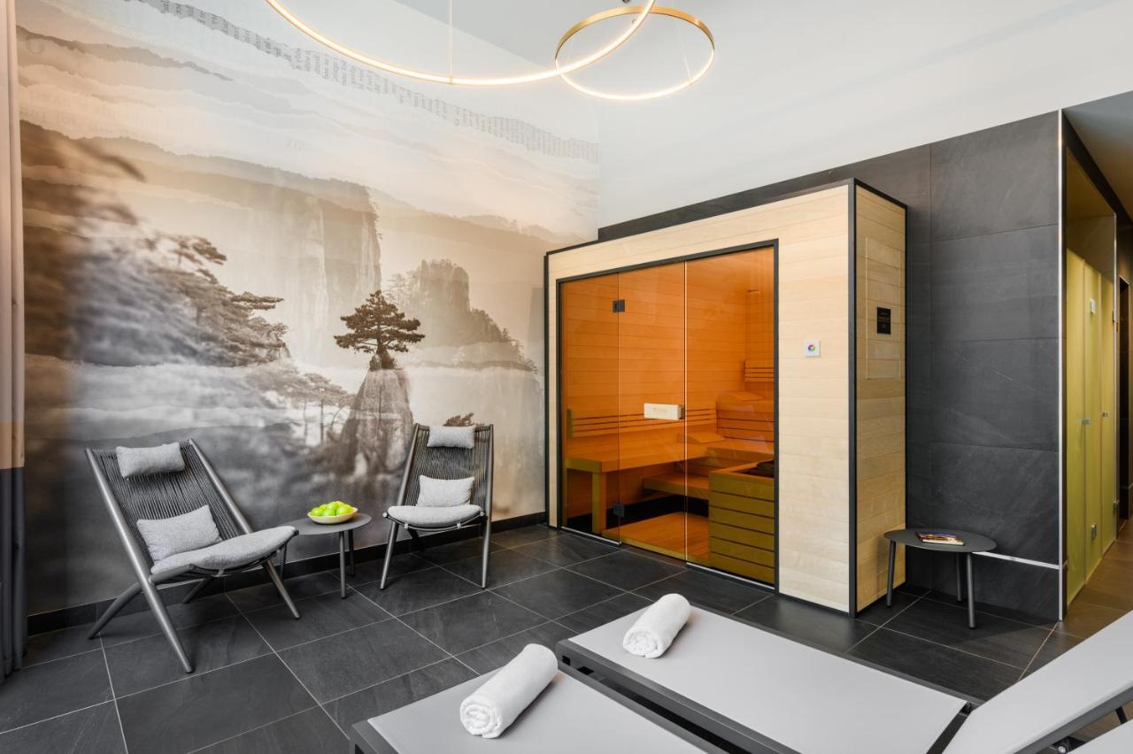 Emerald Downtown Luxury Suites By Continental Group Budapest Exterior photo