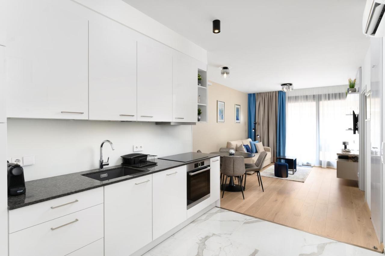 Emerald Downtown Luxury Suites By Continental Group Budapest Exterior photo