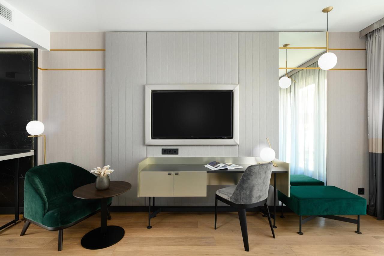 Emerald Downtown Luxury Suites By Continental Group Budapest Exterior photo