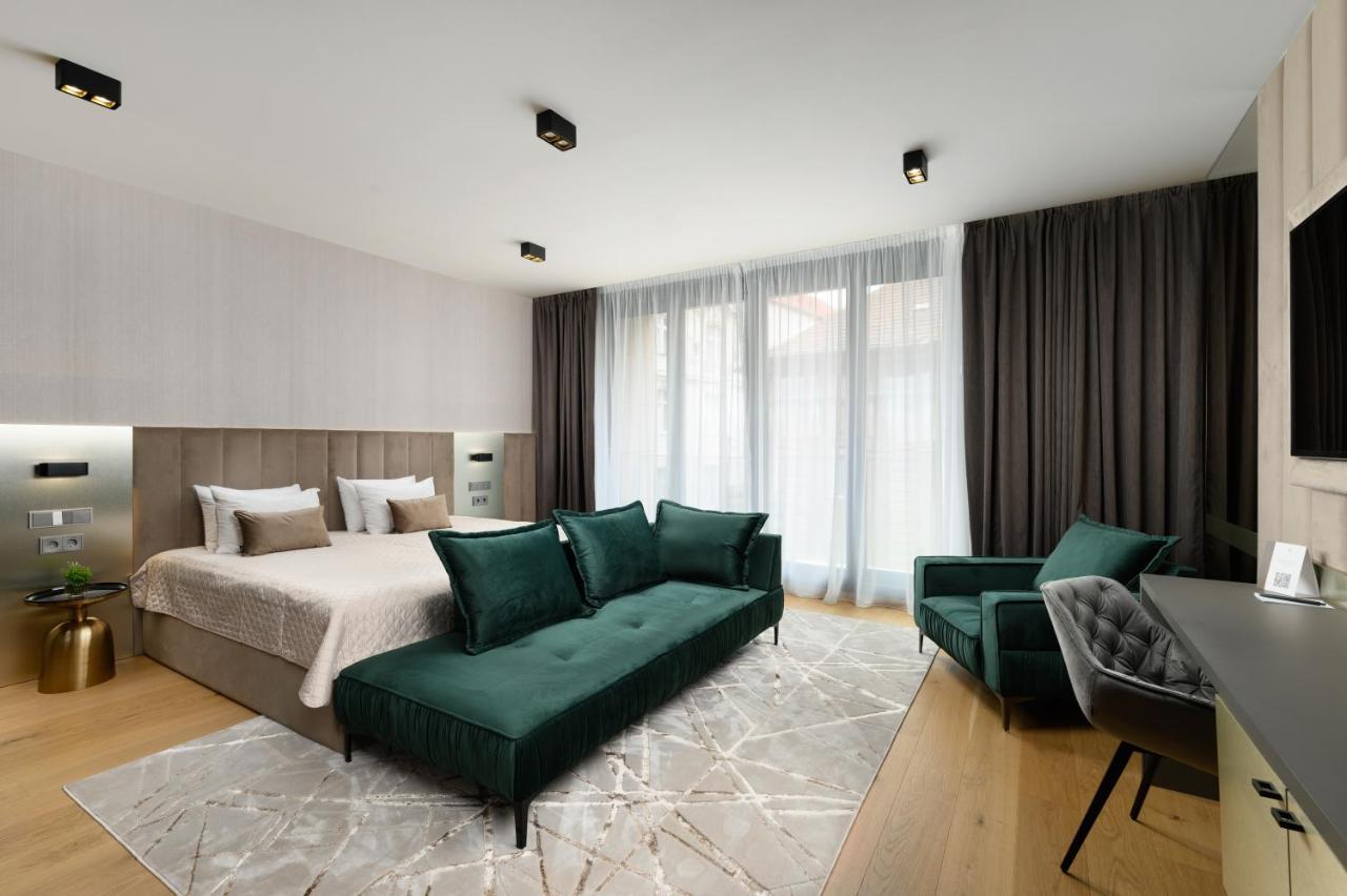 Emerald Downtown Luxury Suites By Continental Group Budapest Exterior photo