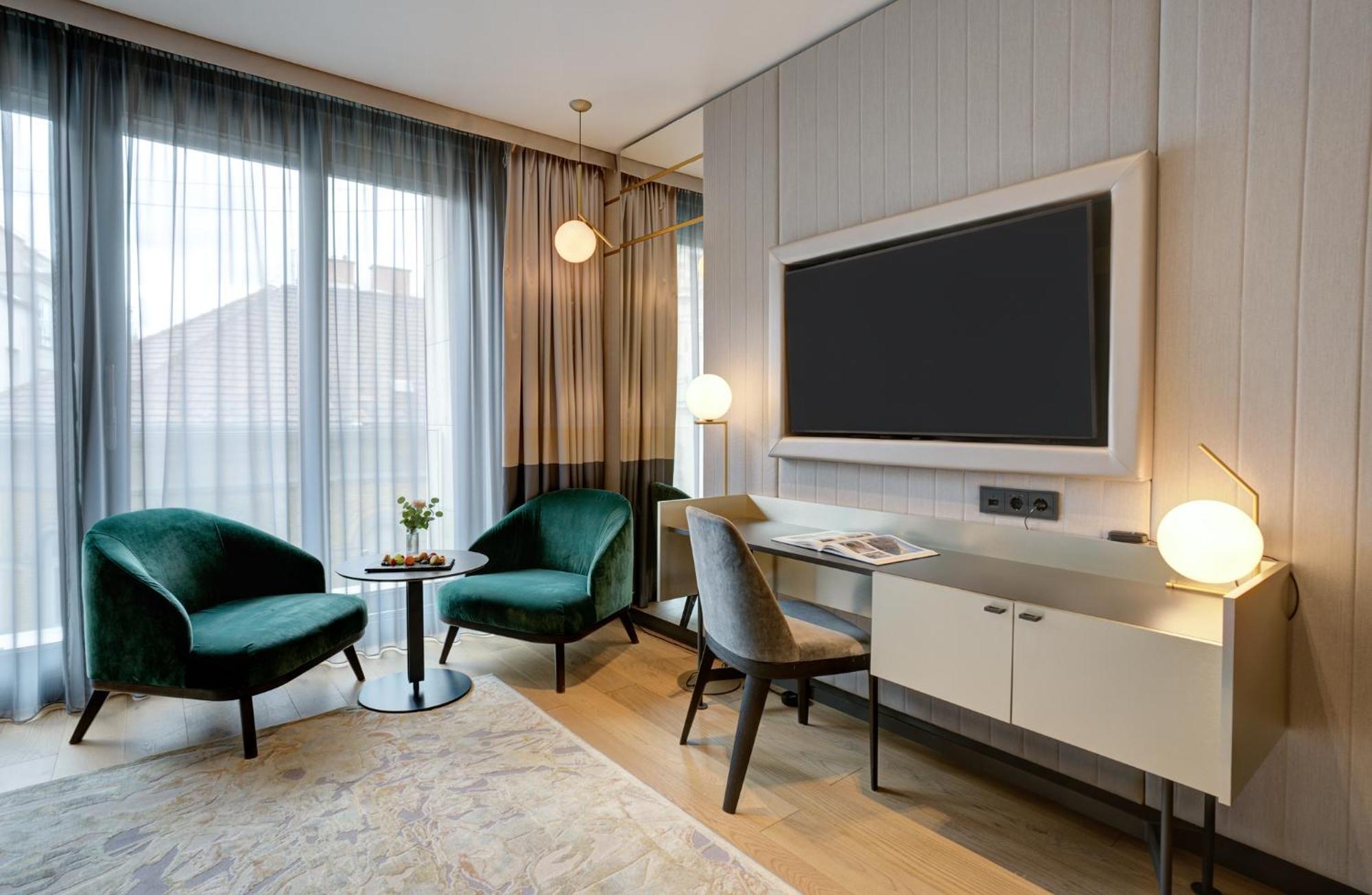 Emerald Downtown Luxury Suites By Continental Group Budapest Exterior photo